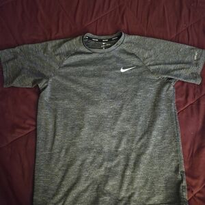 Nike Men's Gray Sports Shirt